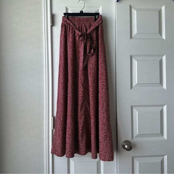 Red & White Floral Sinch Waist Midi/Maxi Skirt with Tie in front - Picture 2 of 4